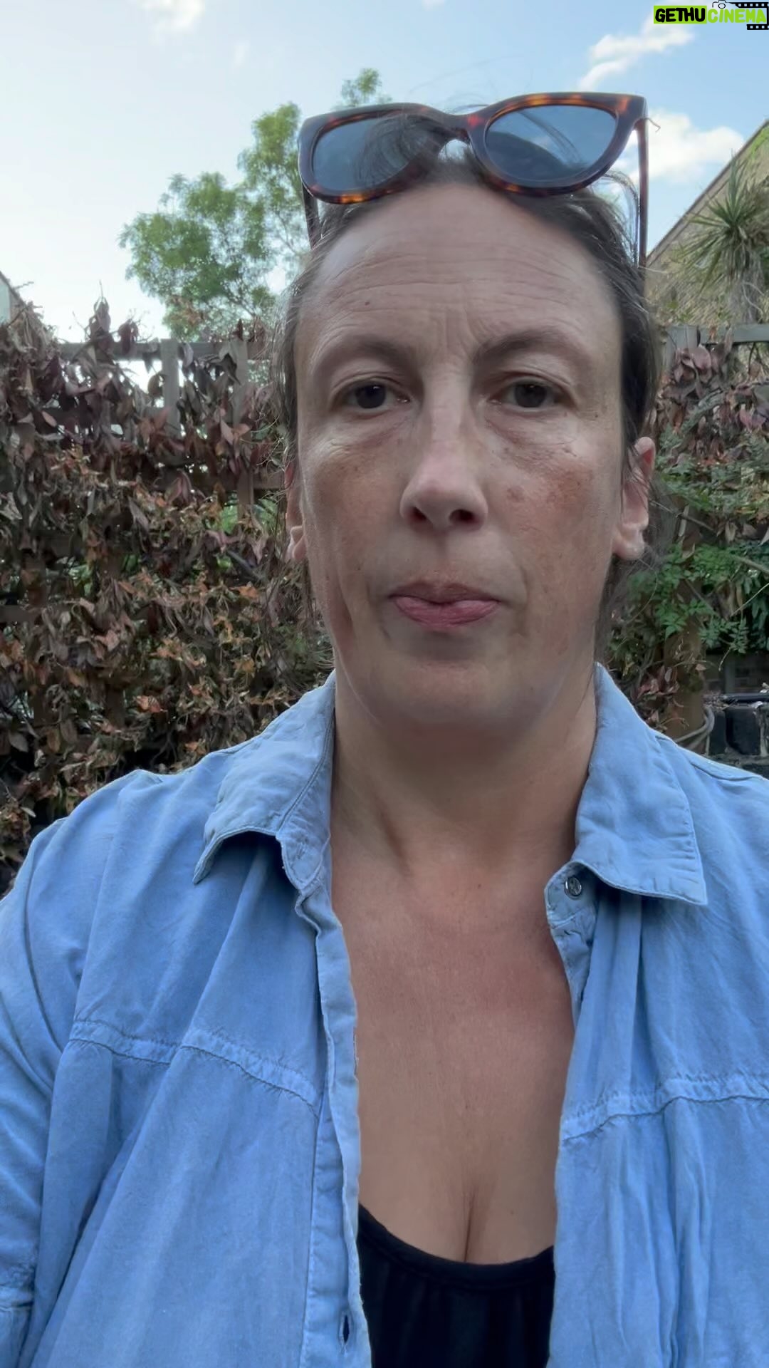 Miranda Hart - 38.4K Likes - Gardening advice this time. From bosoms to bushesβ¦
