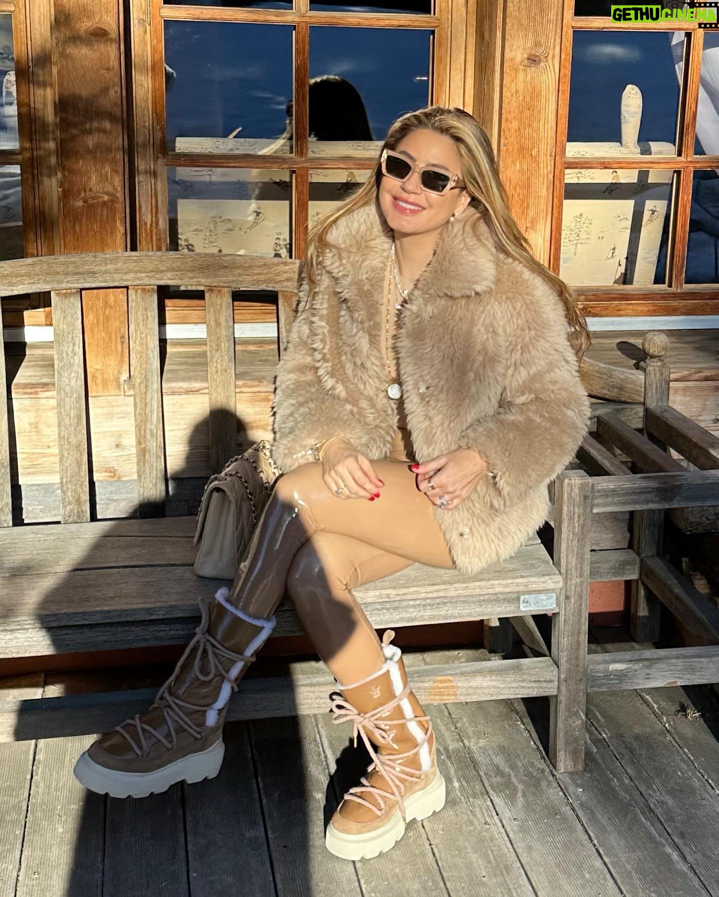 Mirela Mendoza - 5.4K Likes - Megeve photo dump✨
#beextraordinary #skiweek #travellover #familytime #france