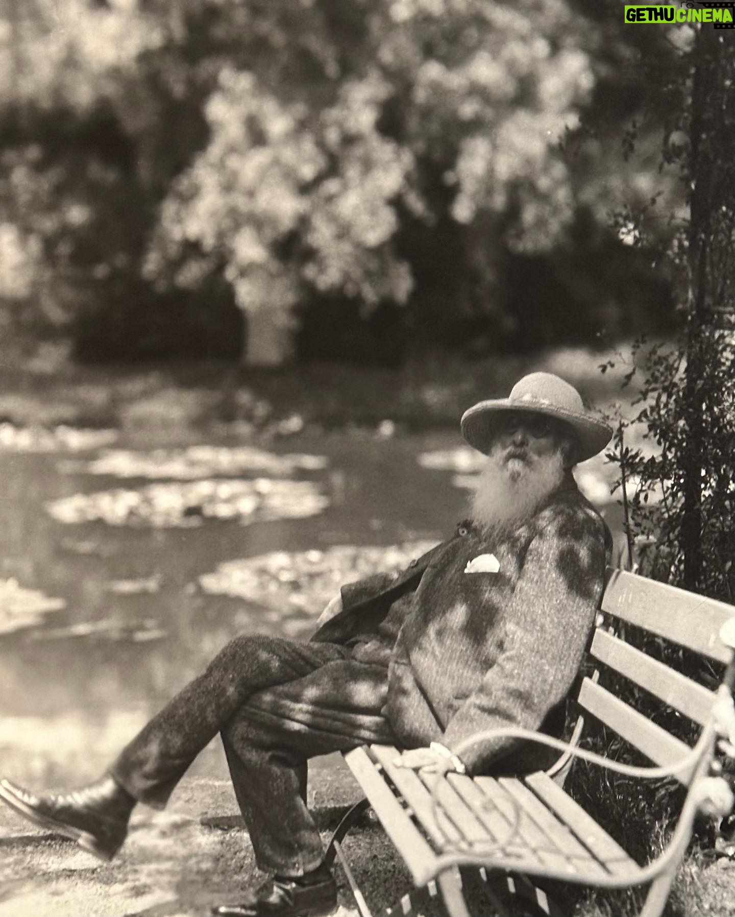 Mirela Mendoza - 3.5K Likes - Sunday ✨
#beextraordinary #paris #france #foundationlouisvuitton #monet
