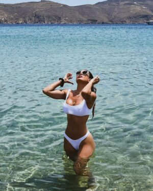 Mirela Mendoza Instagram - 🤍 @principote_mykonos 🧿

#beextraordinary #traveldiaries #mikonos #summer #principotemykonos #mendozamirela
