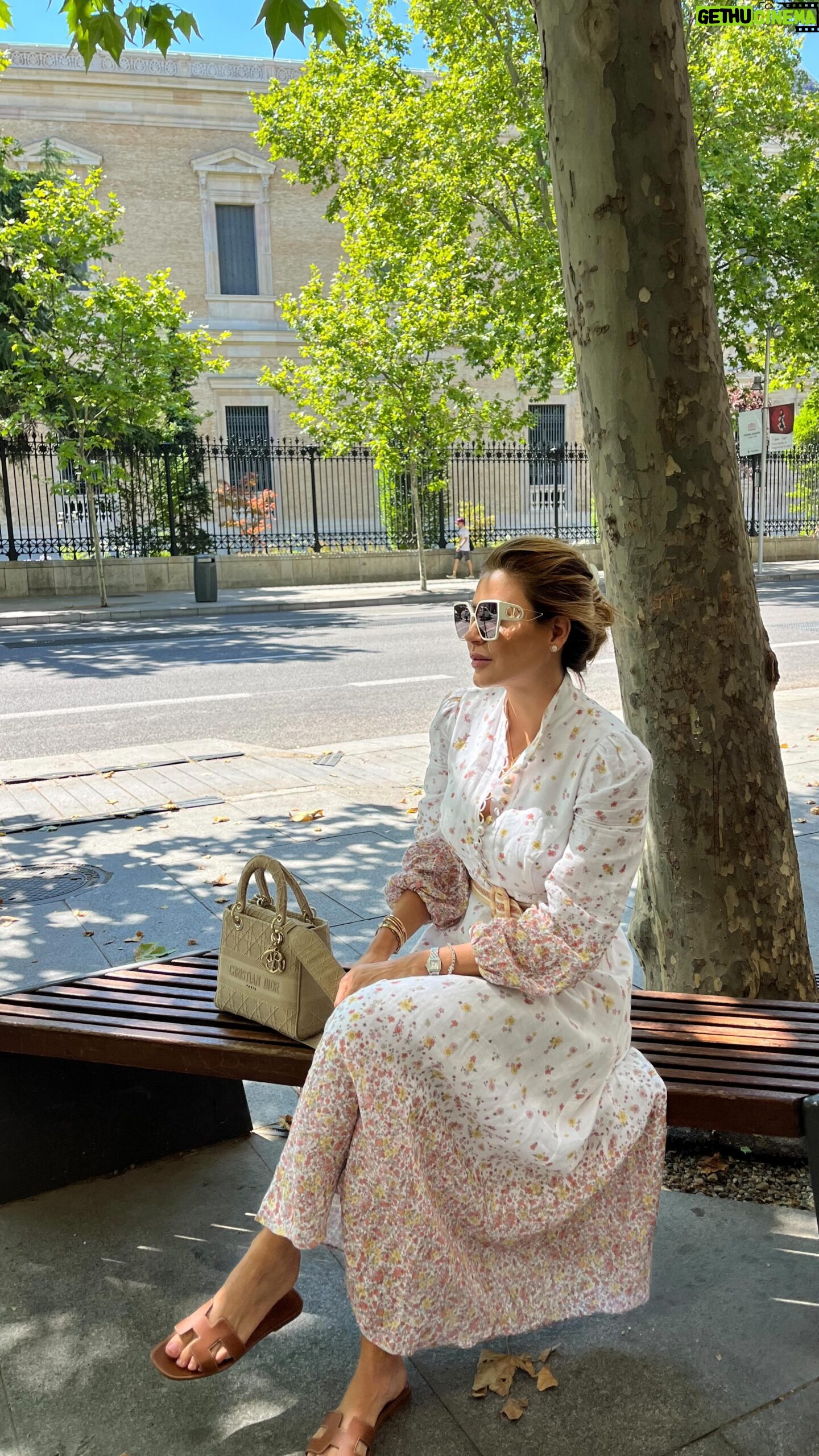 Mirela Mendoza - 4.4K Likes - Mi hermosa y querida Madrid… siempre en mi ❤️
Aquí viví cuando tenía 23 años y fui muy feliz!
#beextraordinary #betterthanever #madrid #travel
#happyplace #españa