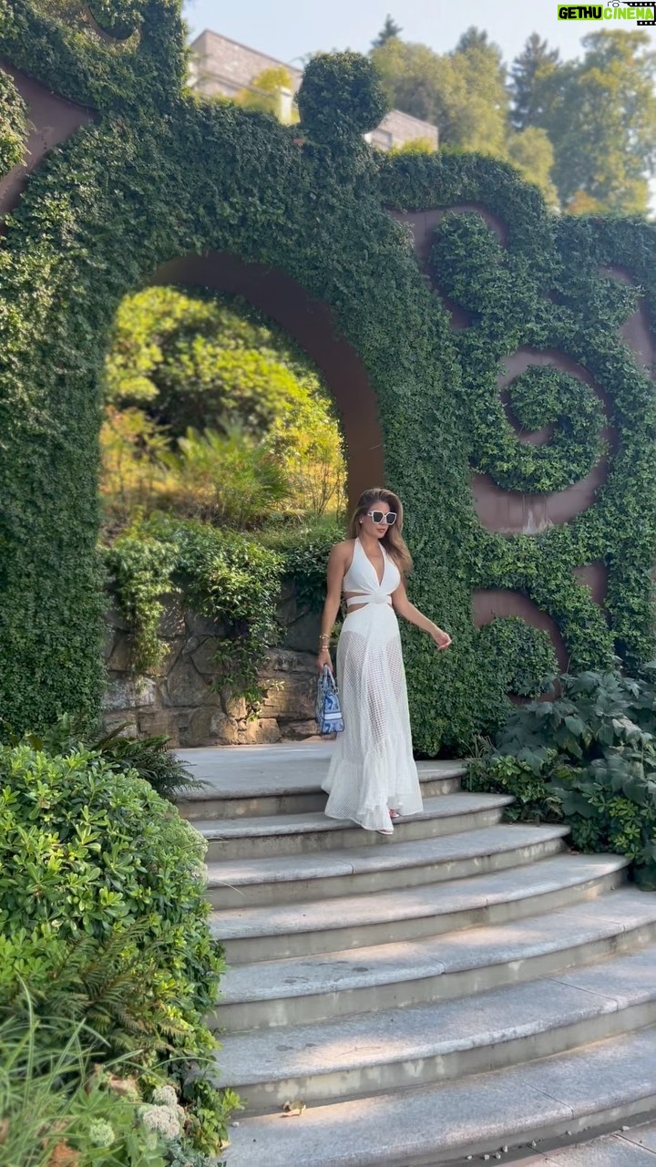 Mirela Mendoza - 3.2K Likes - Summer Evenings 📍🇮🇹✨
#beextraordinary #travellover #lagodicomo #italy #mandarinorientallagodicomo #patbo #ootd
