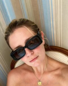 Actress Mischa Barton HD Photos and Wallpapers November 2024