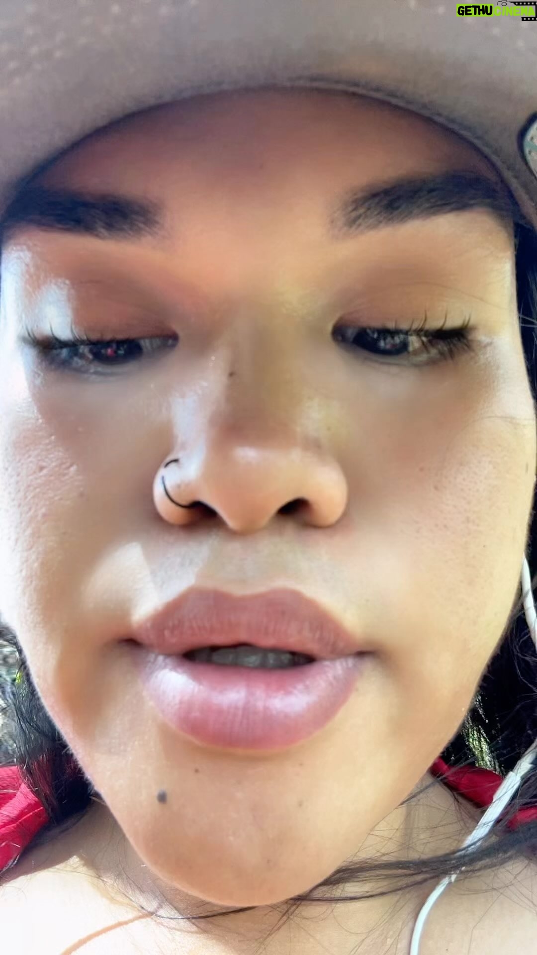 Miss Kay - 6.3K Likes - Nature is your best friend !