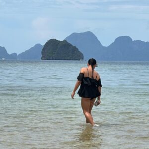 Miss Kay Instagram - The way that the Philippines has my heart in a chokehold is very correct! The people , the food , the companions and the amazing sceneries. I don’t wanna leave and is not even over yet 😭