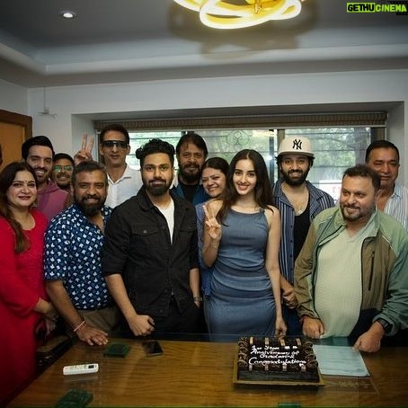 Mithoon Sharma - 14.4K Likes - Celebrating 1 Year to the hurricane called #Gadar2!
@quadri.sayeed