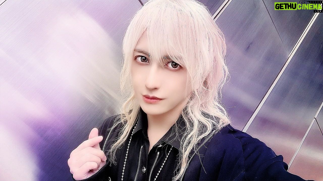 Miura Ayme - 13.9K Likes - .
My hair has grown😈💕
.
.
.
.
#visualkei #キャバクラ #ホスト #vkei #shibuya #アニメ #キャバ嬢 #uk #v系 #東京 #渋谷 #ukcosplayer #コスプレ #cosplay #コスプレイヤー #akihabara #ldn #ヴィジュアル系 #cosplayer #ミウラアイム #歌舞伎町 #メンズアイドル #ObeyMe #shallwedate #乙女ゲーム #otomegame #otomegames