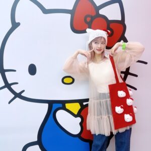 Miyabi Natsuyaki Instagram - 🎀💕💓🎀💕💓🎀

期間限定になりそうだけど
ピンクにしてみたよぉ〜໒꒰ྀི ｡˃ ▿ ˂｡꒱ྀིა💓

4/28の備前焼フェア(春)～春の備前焼まつり～
がみんなに会えるタイミングかな？💕💕

@maria_bigami 
ﾏﾘｱﾅ今回もありがとぉ~୨୧
｡.｡: * ﾟ ゜ﾟ * :｡.｡: * ﾟ ゜ﾟ * :｡.｡.｡: * ﾟ ゜ﾟ * 
マツエクもいい感じよぉ♡
@kokeshi0927 
こけちゃんありがとぉ~୨୧
｡.｡: * ﾟ ゜ﾟ * :｡.｡: * ﾟ ゜ﾟ * :｡.｡.｡: * ﾟ ゜ﾟ * 
ハローキティコラボ
かわいかったなっっ❤️
キティちゃん50周年
おめでとうございます₍˄·͈༝·͈˄₎🎀