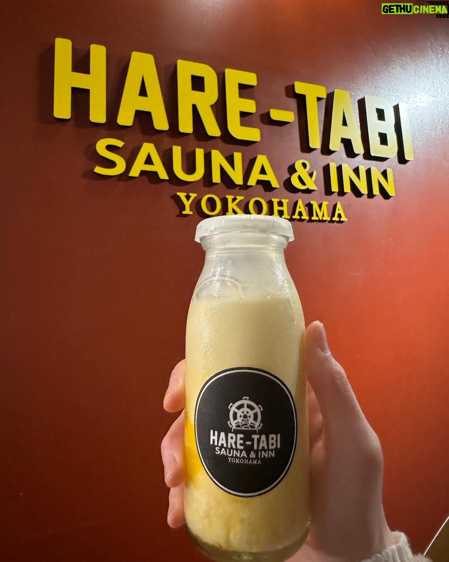 Miyako Sono - 10.6K Likes - 🥟🍜🇨🇳
最近は週一で横浜中華街へ行っています
なぜならハレタビサウナがあるから。
ハレタビでととのった後に
中華街でサ飯を食べるのがクセになる。
@hare_tabi
そしてハレタビさんが男女どちらのサウナも楽しめるイベントを初開催!
イベント開催に向けて男女スペース全体を自由に行き来できるよう壁を破り扉を作るなんてすごいパワー!!!!
ハレタビはサウナドリンクも充実していて、まずは発汗を高めるスタータードリンクショットからスタート!
ロウリュは、中国茶専門店『悟空』さん @goku_teahouse の烏龍やジャスミンなどの極上中国茶で!すごくいい香り。
ととのい椅子で台湾式足ツボマッサージ体験もあった!
いつもととのいながら「この状態で足ツボとかやってくれたらな〜」なんて贅沢なことを思っていたんだけど、それが実現された。正確に言うと大人気で満枠だったので、わたしは提携されていた店舗へ行き90分やりました。笑
中華街ってお店がたくさんあってどこに行けばいいか迷うけど、ハレタビが厳選セレクトしたお店を教えてくれるので迷わずサ飯に行けるよー!
中華街の雰囲気満載で楽しいイベントでした!
また晴れに行こう🧖♀️🧖♂️☀️
#ハレタビ #横浜中華街 #サウナ #sauna