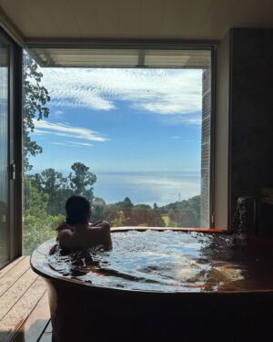 Miyako Sono Instagram - 〜サウナ女子と熱海へサ旅〜
熱海の歴史ある宿にサウナが誕生したということで
熱海倶楽部迎賓館へ @atamiclub

プライベートサウナに客室露天風呂、
そしてオーシャンビュー！！！
あったらいいなが全部詰まったお部屋に一泊しました✨

とっても広いお部屋と広いテラスにサウナ！

お部屋から熱海倶楽部のコースが見えて
すぐゴルフに行ける距離！！

普段はサウナとゴルフで忙しい私にとって天国のような宿でした

お宿のサ飯も美味しくて幸せだらけの旅になったな〜。

好きな時に好きなだけ、お部屋のサウナと100%源泉掛け流し露天風呂に入れて贅沢なひと時にととのいました

サウナーもゴルファーも楽しめる場所で素敵。

大人の贅沢サ旅に感謝♡

#熱海倶楽部迎賓館
#熱海ゴルフ倶楽部
#サウナ
#ゴルフ
#サウナー
#saunner
#atami
#golf
#harviajapan