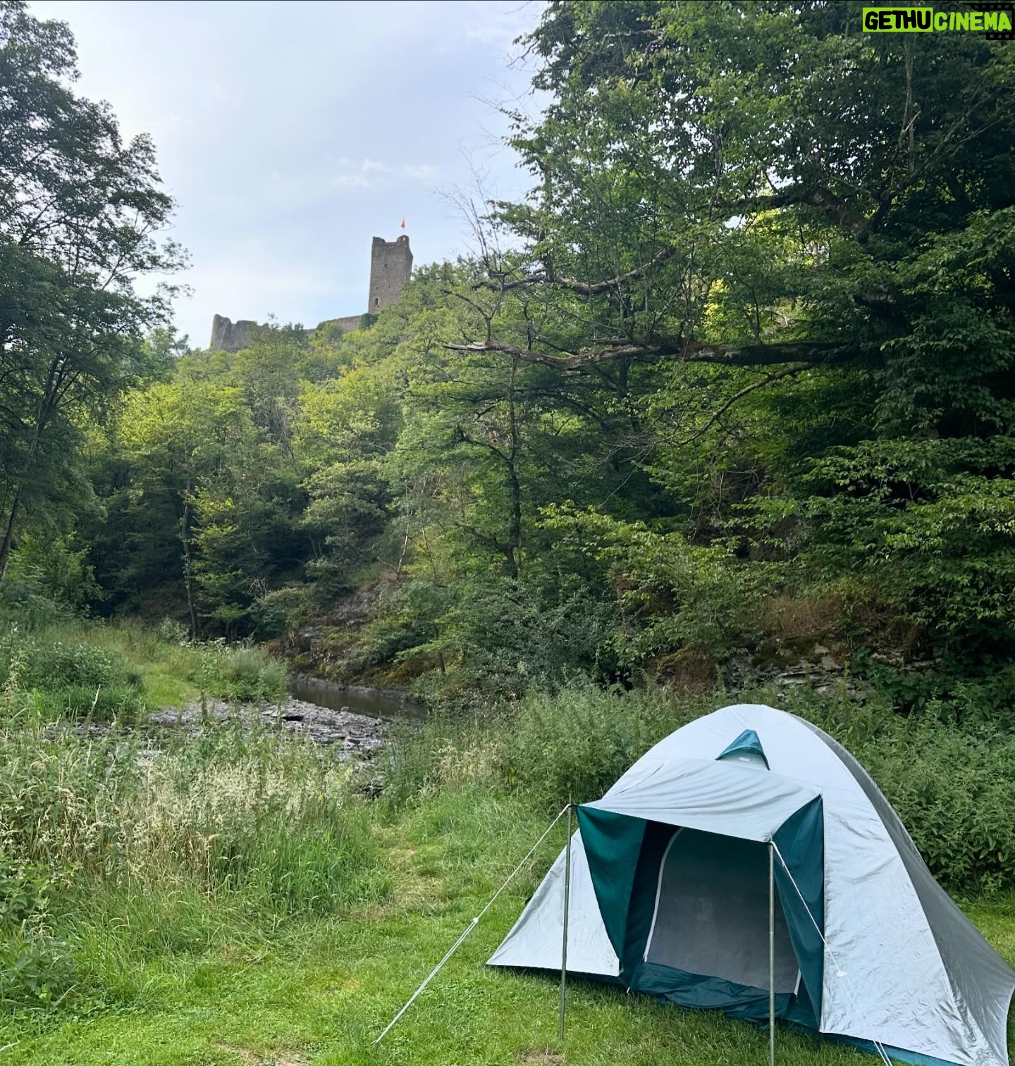 Moe Dunford - 2.7K Likes - Wonderful couple of days , 🇩🇪 @proudnerdconventions out in the woods 🐕 ⛰️🦉🔥 🌲 🪓 #Vikings
*oh & @olde_world_craftworks @dancing.shieldmaiden congrats on yere wedding!* 🤪🥂