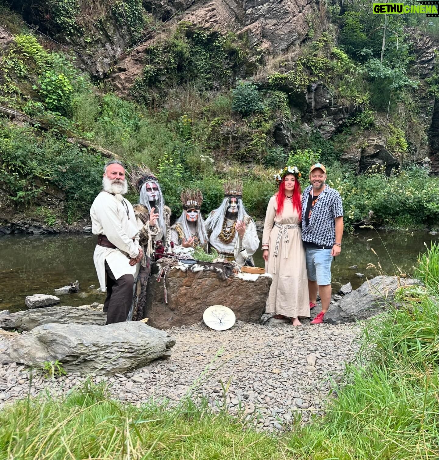 Moe Dunford - 2.7K Likes - Wonderful couple of days , 🇩🇪 @proudnerdconventions out in the woods 🐕 ⛰️🦉🔥 🌲 🪓 #Vikings
*oh & @olde_world_craftworks @dancing.shieldmaiden congrats on yere wedding!* 🤪🥂