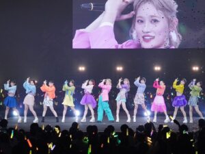 Moe Kamikokuryo Instagram - ⁡
⁡
6/19 
⁡
ANGERME CONCERT 2024 SECRET SECRET
佐々木莉佳子 FINAL「愛情の世界へ、君もおいでよ」
横浜アリーナ公演。
⁡
ありがとうございました！！
⁡
完全燃焼。。。❤️‍🔥
⁡楽しすぎた〜〜！！

⁡
佐々木さん卒業おめでとうございます🌻
優しくて温かい佐々木さんが大大大好き🥰
これからの佐々木さんの未来に幸あれ！🤞🏻💫
⁡
⁡
⁡
⁡
#アンジュルム
#angerme
#アンジュルムと愛情の世界
#BIGLOVE💛💛💛
⁡
⁡