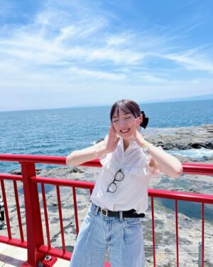 Moe Toyota Instagram - 🩵🌊

7月ー！！！🌞🌊
今月もたくさん息して頑張ろうね🤝🏻

#江ノ島
#ちーきょん旅