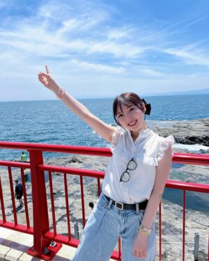 Moe Toyota Instagram - 🩵🌊

7月ー！！！🌞🌊
今月もたくさん息して頑張ろうね🤝🏻

#江ノ島
#ちーきょん旅