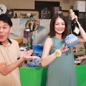 Moemi Katayama Instagram - 🐳

こんせいそんのスタジオ生放送
ありがとうございました

こんさんも、私のマネージャーも、そして私も
プラス収支でした💰
こんさんの番組はいつも楽しくて
あっという間に時間が経ちますが
それはみなさんのコメントのおかげでもあります

いつもたくさんのコメント
本当にありがとうございます✨

それと
ボートレース平和島場が
解体工事をしていて、半分なくなったビルが...!!!
耐震などのこともあるだろうし
色々なところが新しくなるなっていくのだなぁと
移りゆく時代の流れを体感しました
ぜひ機会がありましたら
ボートレース平和島にも行ってみてください
今しか見られない景色がありますよ🌿

#こんせいそんのスタジオ生放送 #ボートレース平和島 #moemikatayama