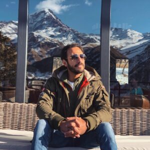 Mohamed Gomaa Instagram - Strong not mean rude . Kindness is not weakness . Be humble not  limited . after all be proud not arrogant . And do not stope when you are tired . Stope when you DONE ✔️ . #happyfriday  everyone 🤗🙏🏼
