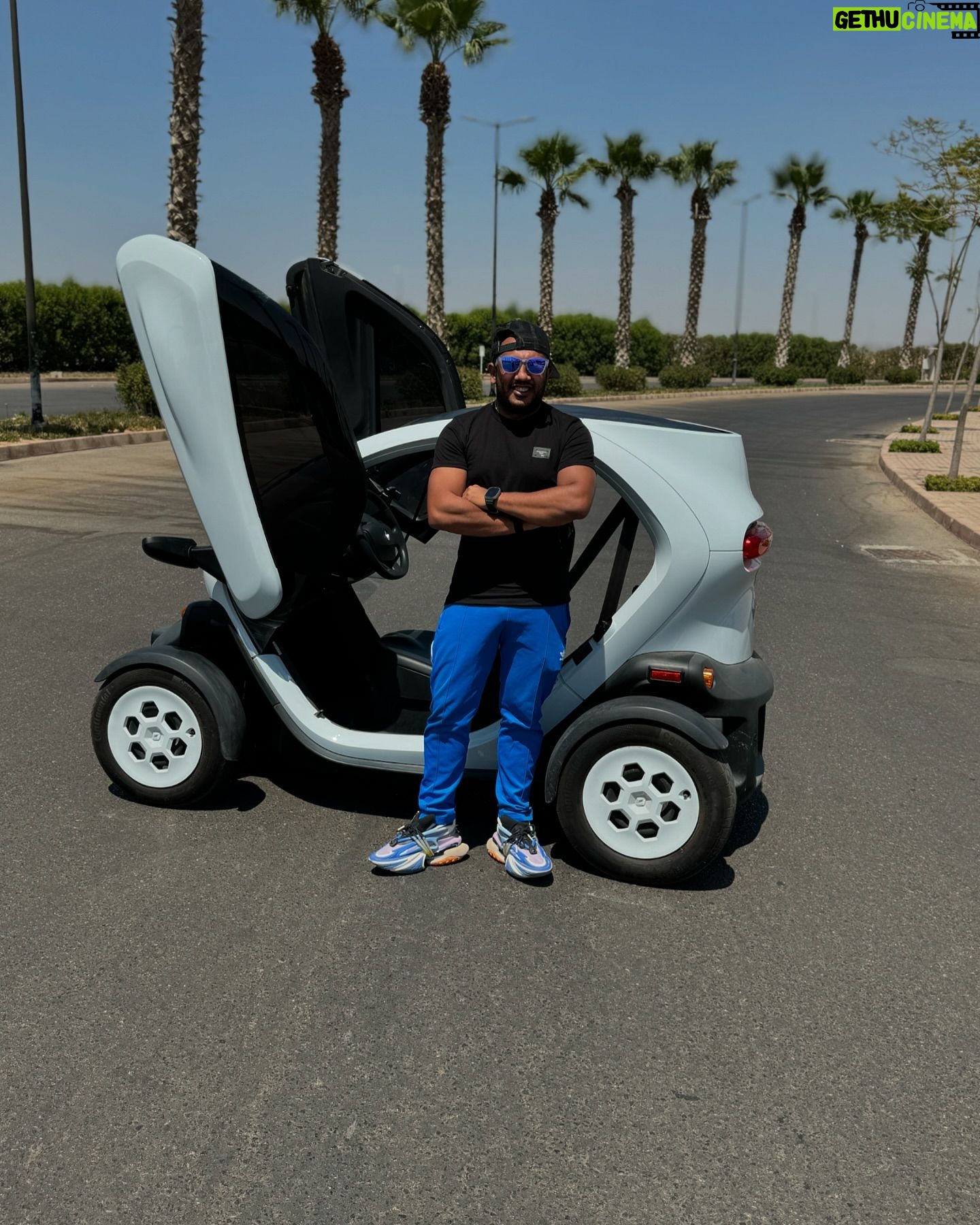 Mohamed Osama - 30.1K Likes - الحمد لله جبت رُبع العربيه اللى بحلم بيها 😂❤️