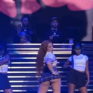 Mohammadtaghi Javadi Instagram - هفته بعد قراره پیج رو براتون به آتیش بکشم 🔥
#Azadi #Dance #Reels