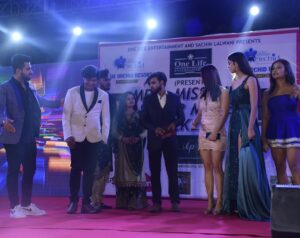 Mohd Talib Instagram - Some glimpse of Lucknow show @onelifeentertainmentofficial 
With @sachinlalwani_official  @nishayogini  @imvibhuoffical 

.
.
.
.
..
.
.
.
.
.
.
.
.
.
.
#likes #like #follow #likeforlikes #love #instagood #instagram #followforfollowback #followme #photooftheday #bhfyp #instalike #photography #l #instadaily #me #picoftheday #beautiful #myself #likeforfollow #fashion #smile #followers #likeforlike #followback #f #followforfollow #comment #likesforlikes #