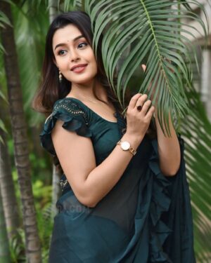 Mokksha Instagram - The Alanaati Ramachandrudu film is running in theatres now.. 
Wearing @the_90s_label 
Special thanks @arunkumar_2809 for sharing the pics and The Telugu media ❤️