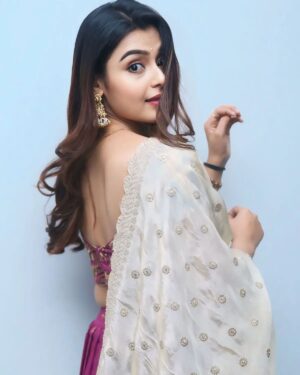 Mokksha Instagram - This is the day.. Alanaati Ramachandrudu film successfully running on theatres ❤️ 
We did it team @hyniva_creations @akashthefilmmaker01 @sashanktirupathi ✌️❤️🤩🎉
Costume designed and styled by @the_90s_label Ankitha garu 
Thanks @arunkumar_2809  for collecting the pics and sending me ❤️🙏
Thanks to the Telugu audience and Media ❤️🙏🥲