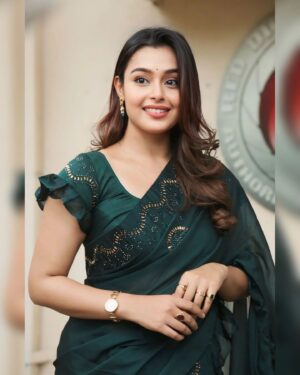 Mokksha Instagram - The Alanaati Ramachandrudu film is running in theatres now.. 
Wearing @the_90s_label 
Special thanks @arunkumar_2809 for sharing the pics and The Telugu media ❤️