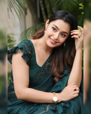 Mokksha Instagram - The Alanaati Ramachandrudu film is running in theatres now.. 
Wearing @the_90s_label 
Special thanks @arunkumar_2809 for sharing the pics and The Telugu media ❤️