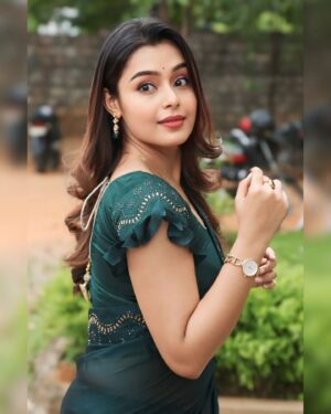 Mokksha Instagram - The Alanaati Ramachandrudu film is running in theatres now.. 
Wearing @the_90s_label 
Special thanks @arunkumar_2809 for sharing the pics and The Telugu media ❤️