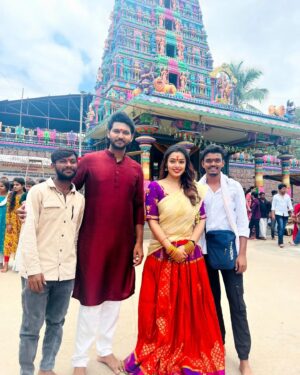 Mokksha Instagram - Bonalu ritual tried for the first time with team #AlanaatiRamachandrudu at Peddamma temple 🙏
Jay Peddamma Thalli..
Wearing @sarva.vastra
Getting ready for Aug 2nd..
Thanks to the team for giving me this opportunity..🙏
Captured by @kiran_i_con_
Hair @gsriram.makeup_hairstylist
#mokksha #born #queen #bonalu #ritual #AlanaatiRamachandrudu #telugucinema #upcoming