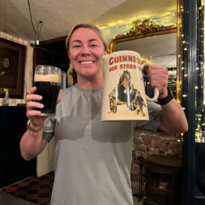 Molly McCann Instagram - Kerry never disappoints 💚💛 down time that’s good for the soul!  Family time well spent, feeling very grateful!  Can’t wait for the next trip with me Fambo and doggos! 💙🤍