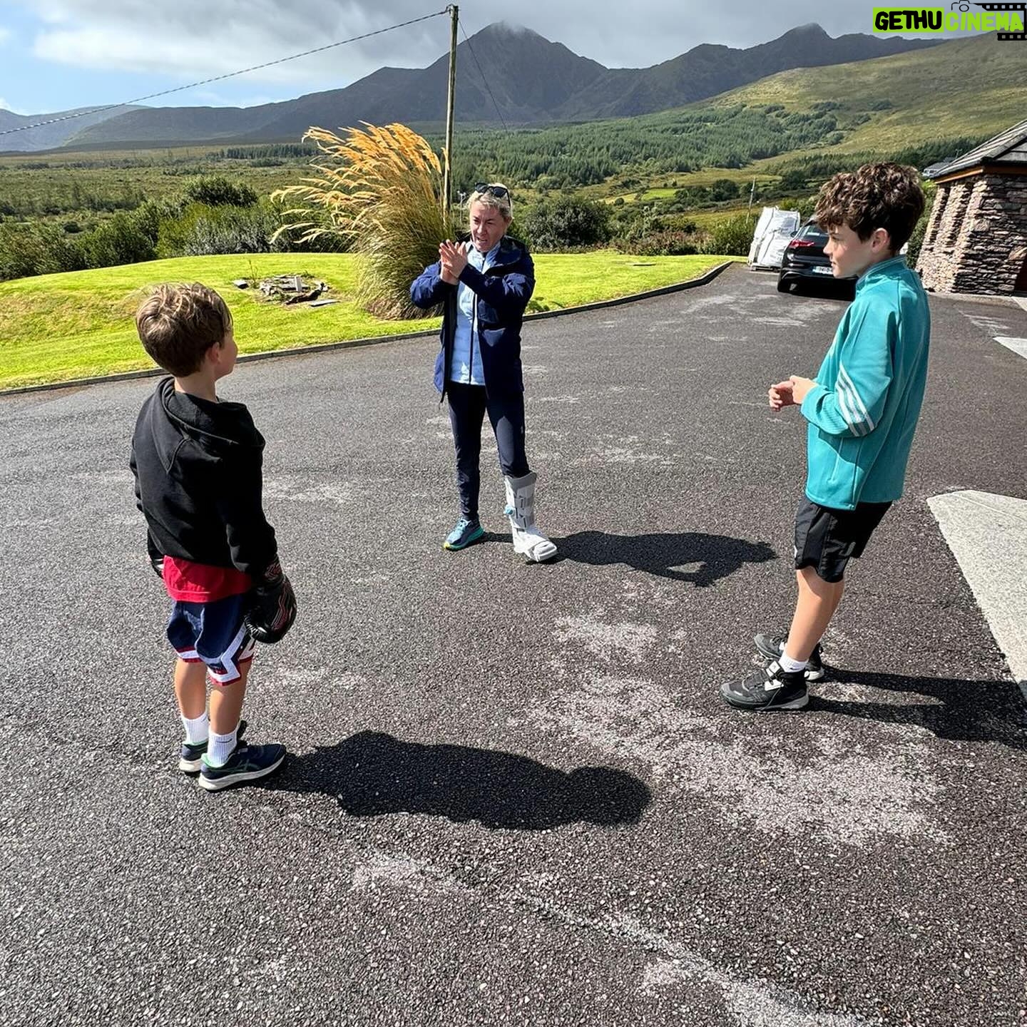 Molly McCann - 13.2K Likes - Kerry never disappoints 💚💛 down time that’s good for the soul! Family time well spent, feeling very grateful! Can’t wait for the next trip with me Fambo and doggos! 💙🤍
