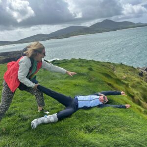 Molly McCann Instagram - Kerry never disappoints 💚💛 down time that’s good for the soul!  Family time well spent, feeling very grateful!  Can’t wait for the next trip with me Fambo and doggos! 💙🤍