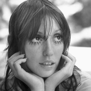 Molly Ringwald Instagram - Farewell Shelley Duvall. I got to work briefly with this beautiful human when she was producing Fairytale Theater and Tall Tale theater. I've always loved her style, idiosyncrasy, and her wide open smile. She was such a great model for unconventional beauty. One of a kind.♥️ #shelleyduvall #actress