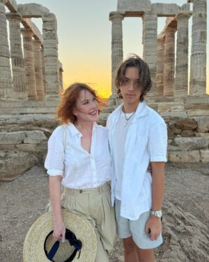 Molly Ringwald Instagram - Me and my beautiful boy who now will always make me look up ⬆️💙