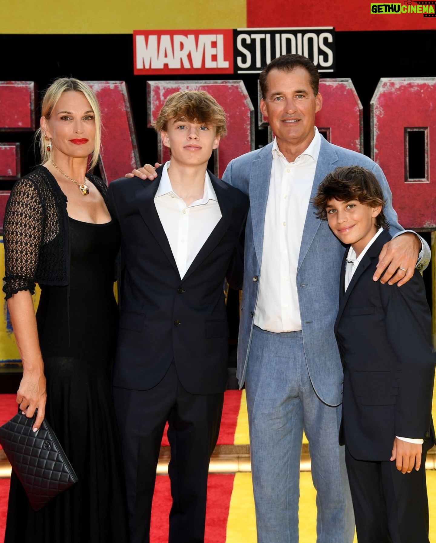 Molly Sims - 9.8K Likes - @slevydirect @vancityreynolds & @thehughjackman thank you for making me the cool Mom/Aunt 😜 you guys MADE these boys entire year❤️ it’s SOOOOO FUN… what a ride