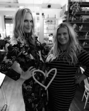 Molly Sims Instagram - From our late 20’s to dating to heartbreak to weddings to raising kids to co-hosting to FaceTiming each other at the mall convincing each other “we need something” 😜 to leaning on each other through every hard time ❤️ @emesegormley thank GOD I told you I liked your hair 20 years ago at an event and Thank GOD you actually followed up to hangout. 😂 I would’ve missed out on the best friend I could’ve ever asked for. 

You’re my partner in crime and always tell me how it is, whether I like it or not 😉 and I wouldn’t want it any other way. Love you woman ❤️