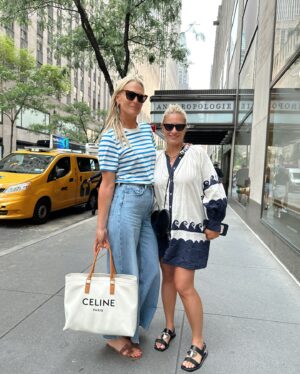 Molly Sims Instagram - From our late 20’s to dating to heartbreak to weddings to raising kids to co-hosting to FaceTiming each other at the mall convincing each other “we need something” 😜 to leaning on each other through every hard time ❤️ @emesegormley thank GOD I told you I liked your hair 20 years ago at an event and Thank GOD you actually followed up to hangout. 😂 I would’ve missed out on the best friend I could’ve ever asked for. 

You’re my partner in crime and always tell me how it is, whether I like it or not 😉 and I wouldn’t want it any other way. Love you woman ❤️
