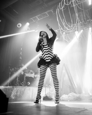Mon Laferte Instagram - Esta noche te canto Madrid 🖤🖤 
Fotos @mayraortizph