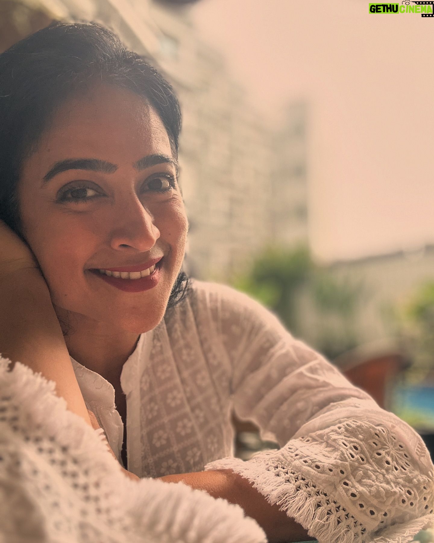 Mona Kakade - 2K Likes - ஒறு முடிவு இருந்தால்,
அதில் தெளிவு இருந்தால்,
அந்த வானம் வசம் ஆகும்😇🧿
#monabedre
#actor
#selfie
#post
#picoftheday
#photooftheday
#instagood