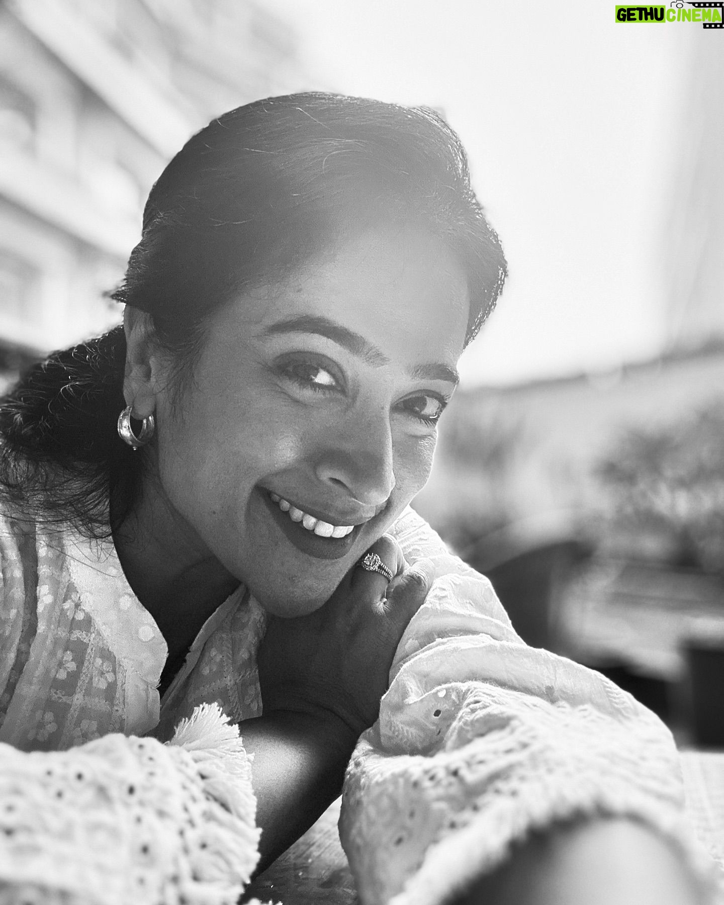 Mona Kakade - 2K Likes - ஒறு முடிவு இருந்தால்,
அதில் தெளிவு இருந்தால்,
அந்த வானம் வசம் ஆகும்😇🧿
#monabedre
#actor
#selfie
#post
#picoftheday
#photooftheday
#instagood