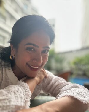Mona Kakade Instagram - ஒறு முடிவு இருந்தால்,
அதில் தெளிவு இருந்தால்,
அந்த வானம் வசம் ஆகும்😇🧿

#monabedre 
#actor 
#selfie 
#post 
#picoftheday 
#photooftheday 
#instagood
