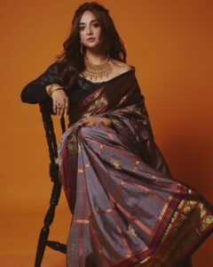 Monali Thakur Most Liked Photos and Posts