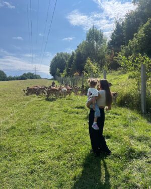 Monika Bagárová Instagram - Střípky 🦙💛🌾