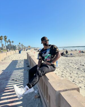 Monte Taylor Instagram - Celebrate Your Wins ‼️

I had the chance to take a quick trip down to San Diego this weekend and kick back with friends.

I’ve been so focused and locked in on being the best version of myself but haven’t made much time to celebrate any of my recent wins. 

It felt great to get outside and enjoy time with friends in a beautiful city. 🙌🏾

Don’t forget to celebrate your wins! Big or small! ☑️

#beachvibes #beachday #sandiego #missionbaysandiego