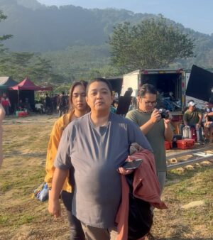 Montserrat Gizelle Instagram - MOREEEEEE behind the scenes #badboysvscrazygirls2 eps 3 !!!! episode terpecahhh !!! ada yang udah nonton eps 3 & 4 #badboysvscrazygirls2 ?? 🙋‍♀️🙌❤️⭐️🫂