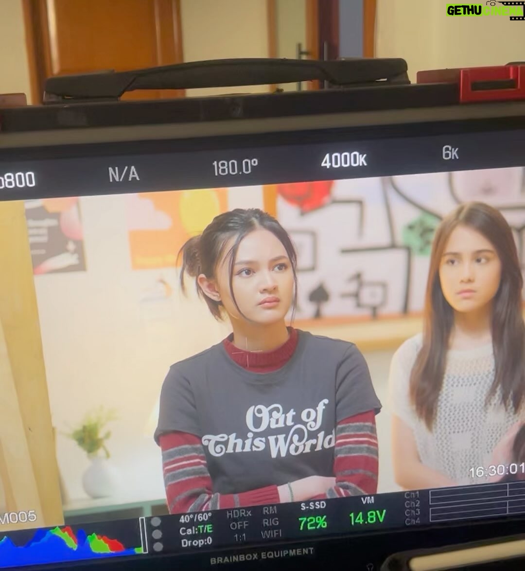 Montserrat Gizelle - 41.1K Likes - masih gamon sama eps 2 #badboysvscrazygirls2 🫠 ada salah satu scene favorite aku di eps 2, hayoo kalian bisa tebak ga scene yang mana kira2 🫣
siapa yang udah nonton eps 1 & 2 #badboysvscrazygirls2 ?🙋♀️ stay tune for eps 3 & 4 yaaawww hanya di viu !! 🫶
