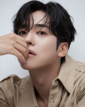 Moon Ji-hoo Instagram - 홀로서기 시작
Photographer : @sangchuly 
Stylist : @minu.west 
Hair & make up : @rue_710