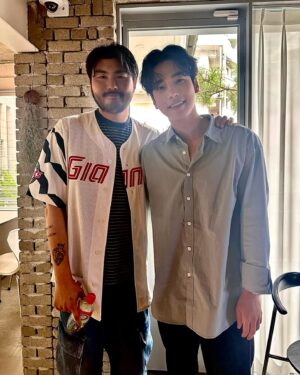 Moon Ji-hoo Instagram - 평소에 즐겨보던 Youtube 카더정원
아바타 소개팅에 제가 출연했어요
정말 재밌습니다 보러 놀러오세요!!👆🏻