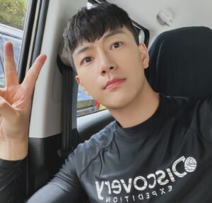 Moon Ji-yong Instagram - 🏄‍♂️